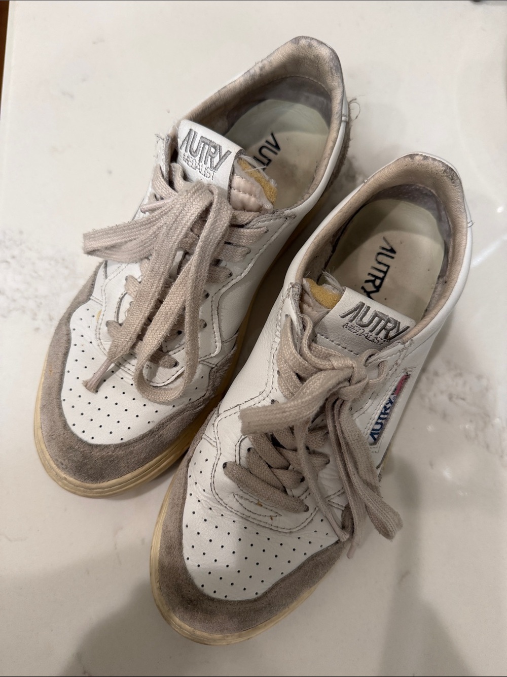 Autry Women's White and Taupe Low-Top Sneakers